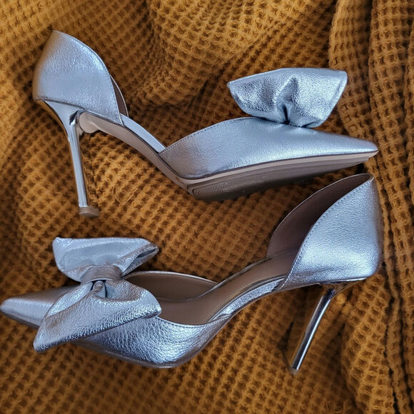 Vince Camuto Burke Bow Pump Silver Metallic Holiday Party Event Heels NWOB 10 - Picture 3 of 7